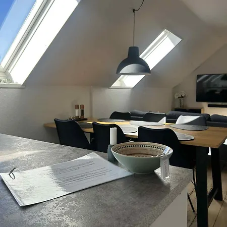 In The Middle Of Apartamento